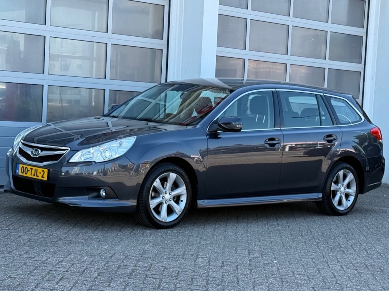 Subaru Legacy - 2.0i Intro 150PK AWD Aut. Navi Camera Trekhaak Keurige auto! - AutoWereld.nl