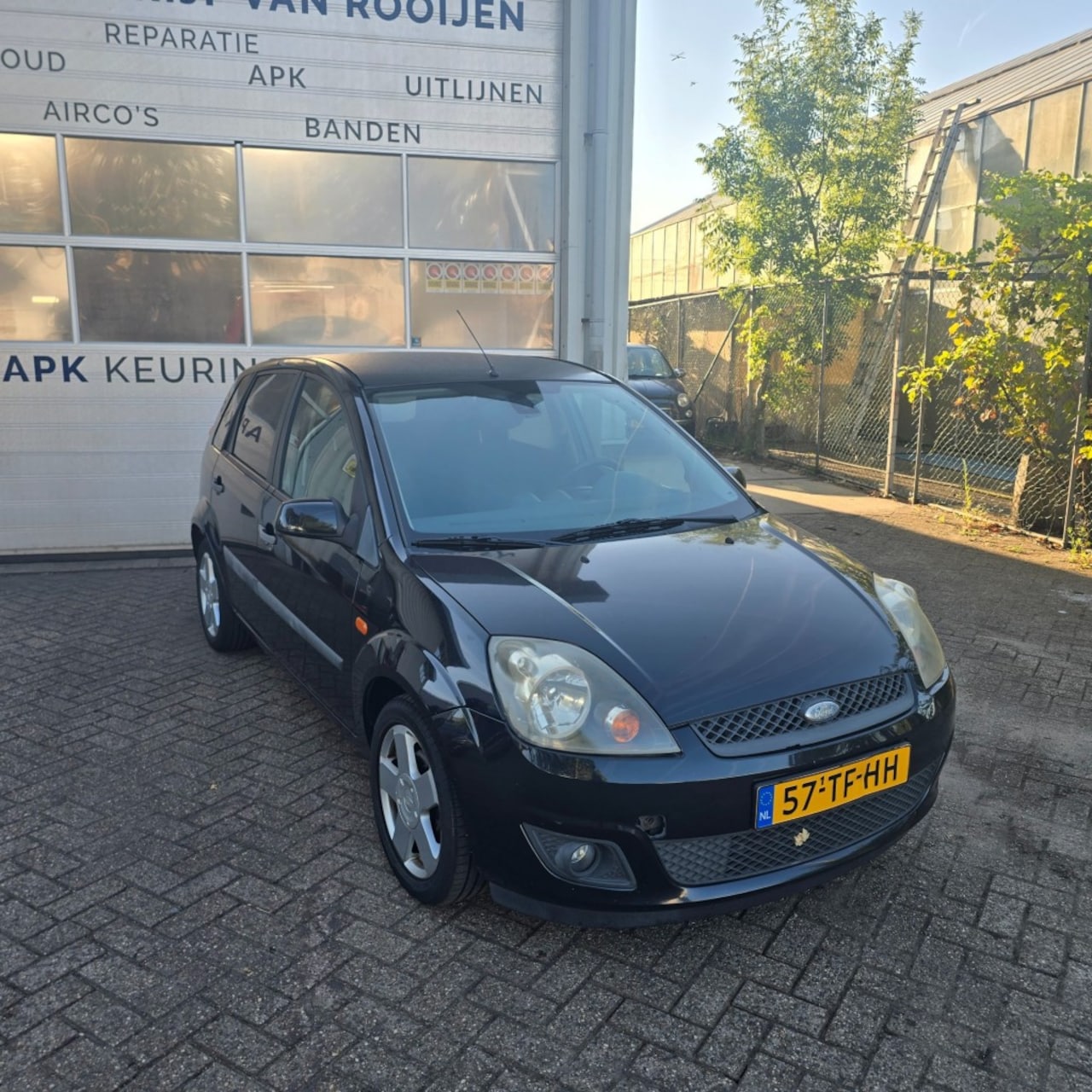 Ford Fiesta - 1.3 Hatchback Futura 5 deurs - AutoWereld.nl