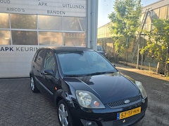 Ford Fiesta - 1.3 Hatchback Futura 5 deurs
