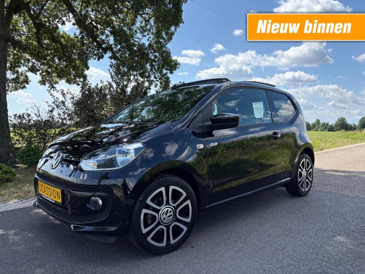 Volkswagen Up! - 1.0 GROOVE UP! / PANORAMA / AIRCO / GARANTIE - AutoWereld.nl