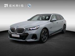 BMW 5-serie Touring - 550e xDrive M Sportpakket | Innovation Pack | Travel Pack | Comfort Pack | Trekhaak | Pano