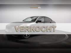 BMW 3-serie - 318i Executive Edition Orig. NL / M-Sport / HiFi / BTW / Keyless / Camera / Panorama dak /