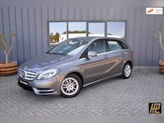 Mercedes-Benz B-klasse - 180 Ambition 122pk Aut. * Leer * Xenon * Cruise * PDC V+A * Mooie auto