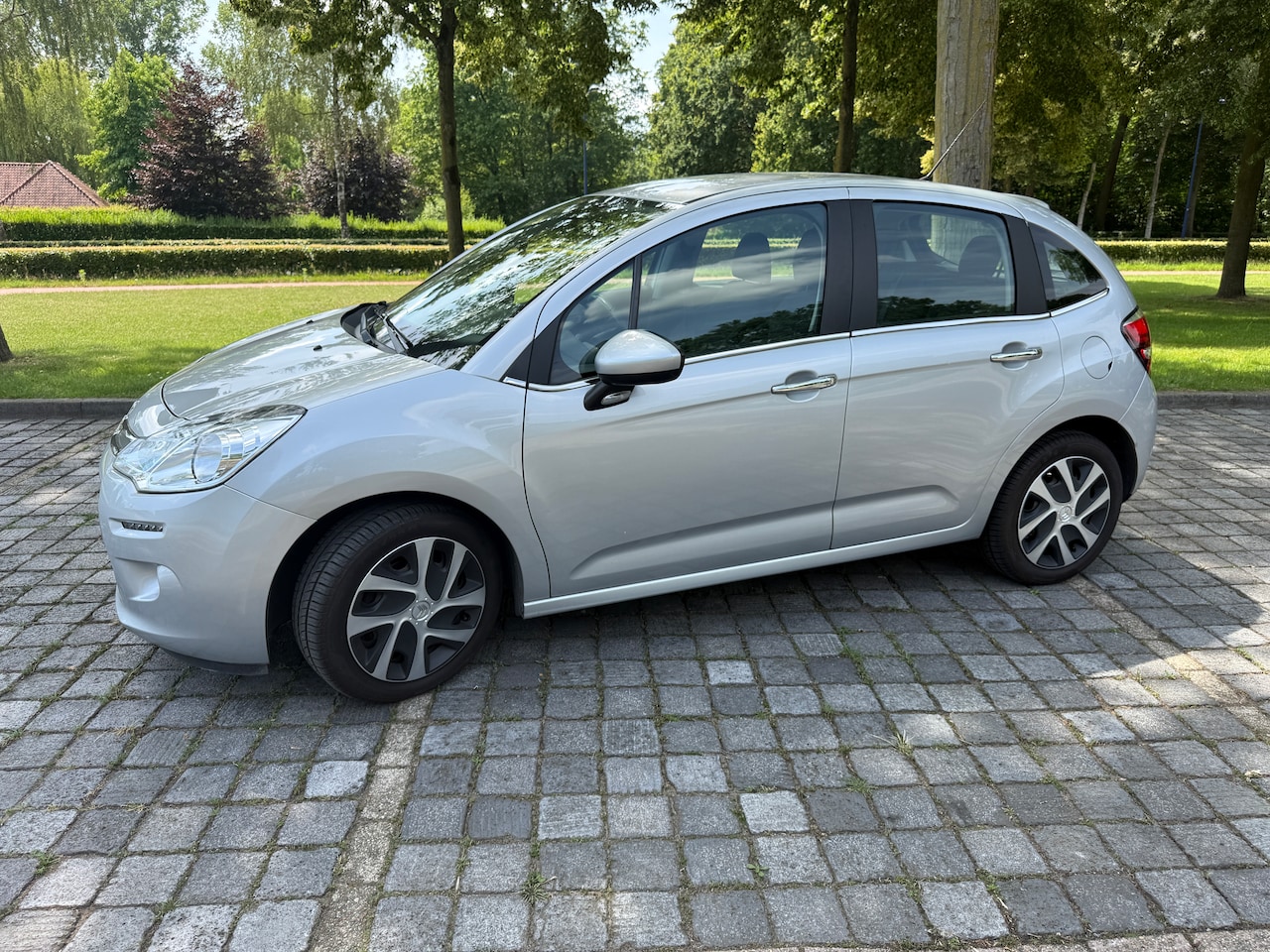 Citroën C3 - 1.2 PureTech Selection Navigatie / Airco / Parkeerhulp / Trekhaak - AutoWereld.nl