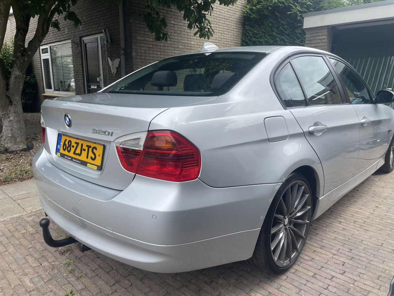 BMW 3-serie - 320i Business Line - AutoWereld.nl