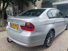 BMW 3-serie - 320i Business Line Climate Control, Alarm en Cruise