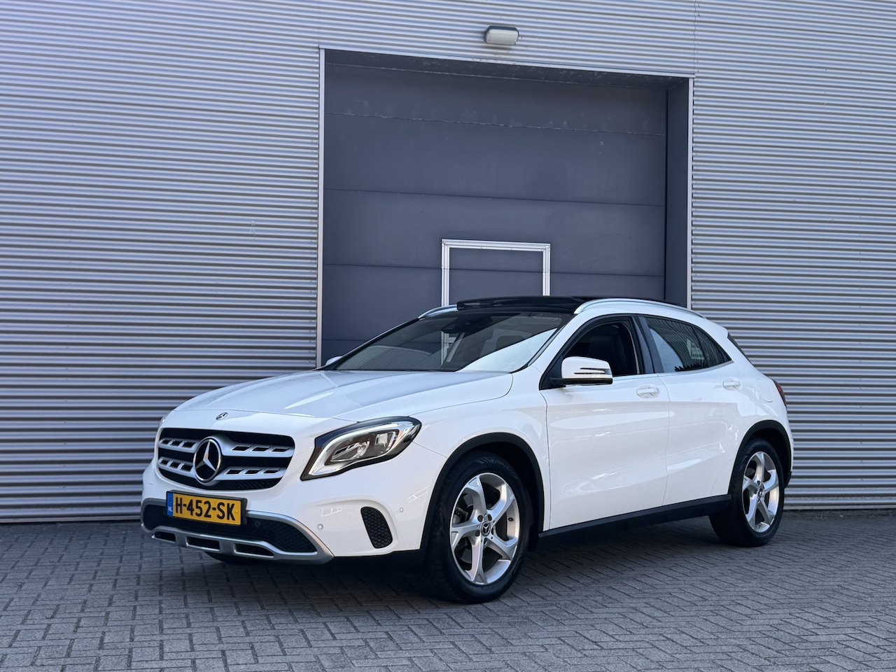 Mercedes-Benz GLA-Klasse - 220 4Matic Business I Aut. I Pano.dak I Navi I 50.000 km - AutoWereld.nl