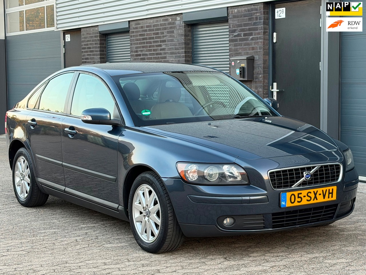 Volvo S40 - 1.8 Edition I AIRCO/CRUISE/BOEKJES/NIEUW APK - AutoWereld.nl