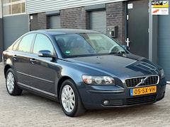 Volvo S40 - 1.8 Edition I AIRCO/CRUISE/BOEKJES/NIEUW APK