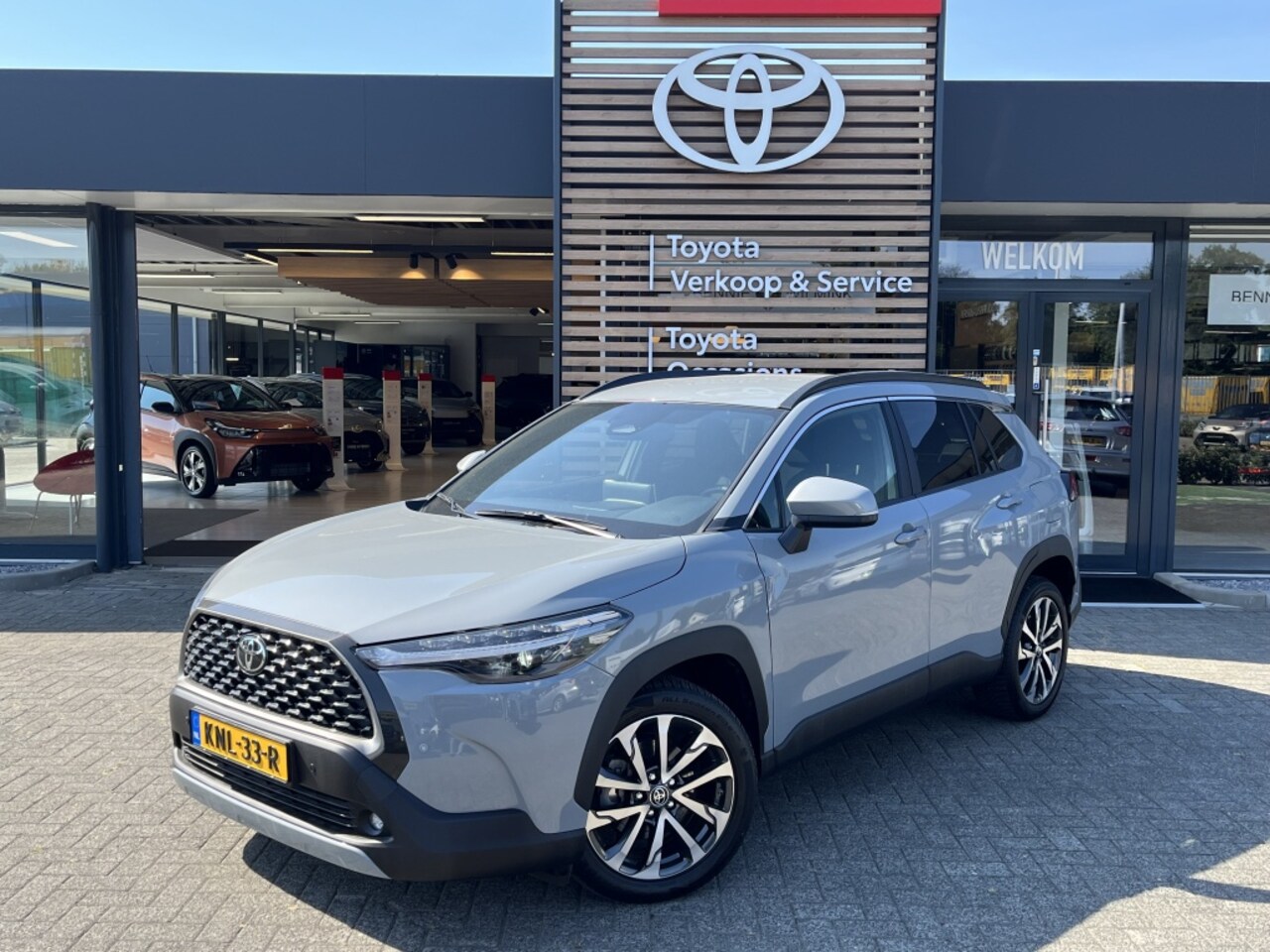 Toyota Corolla Cross - Hybrid 140 Dynamic | Parkeersensoren V+A | All Seasons - AutoWereld.nl