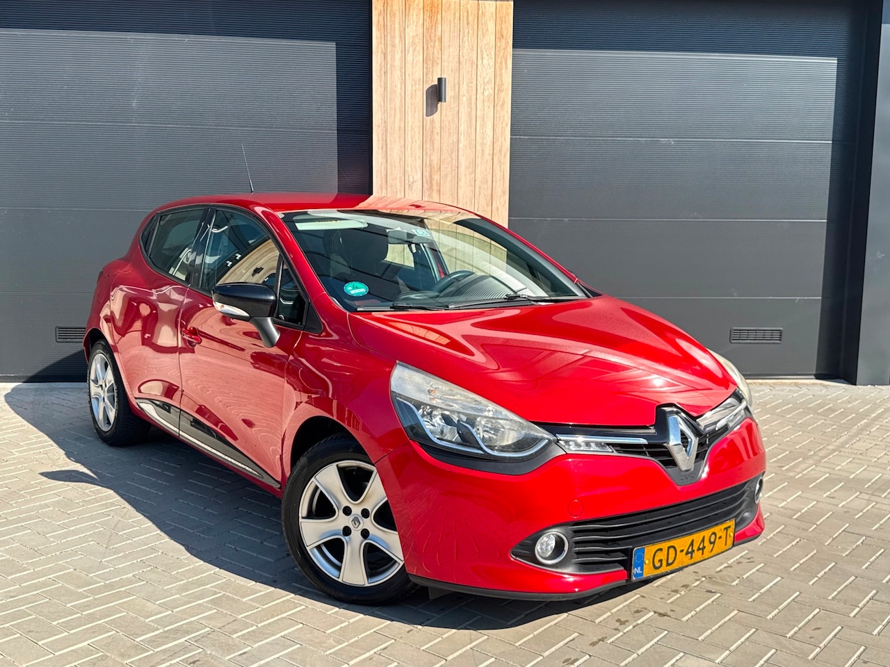 Renault Clio - 1.5 dCi ECO Expression(bj2015)NAVI|AIRCO|CRUISE - AutoWereld.nl