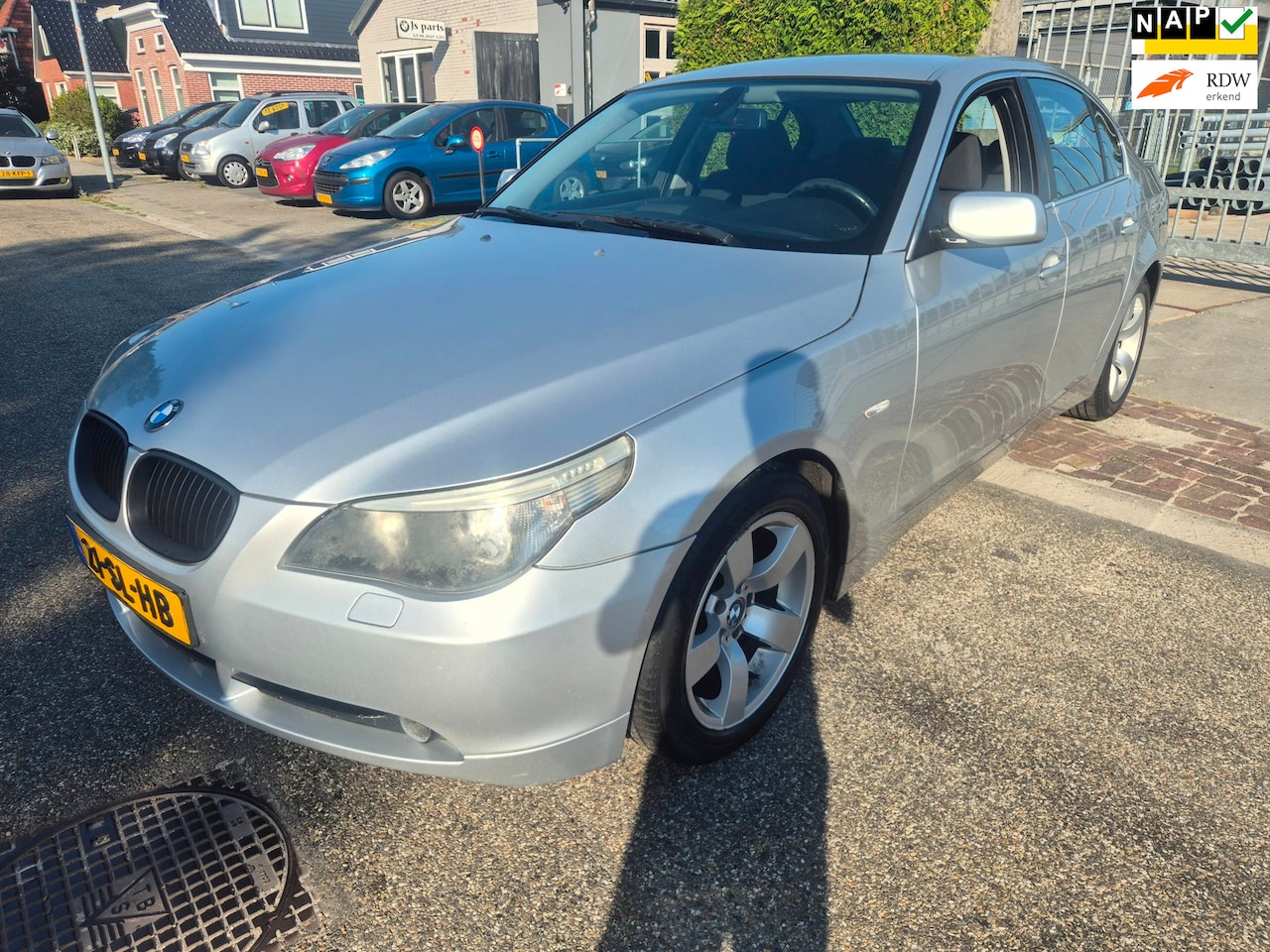 BMW 5-serie - 523i Business Line trekhaak,navigatie - AutoWereld.nl