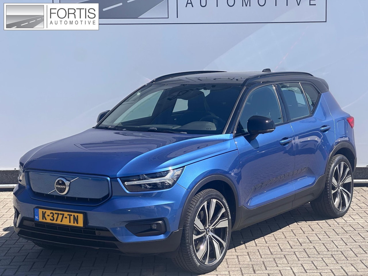 Volvo XC40 - Recharge P8 AWD R-Design PANODAK | TREKHAAK - AutoWereld.nl