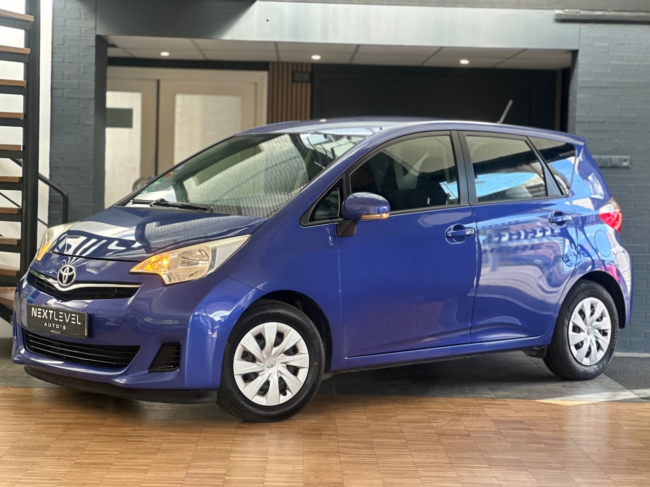 Toyota Verso S - 1.3 VVT-i Aspiration 1.3 VVT-i Aspiration - AutoWereld.nl