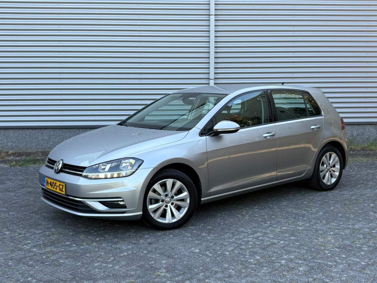 Volkswagen Golf - 1.0 TSI HighLine DAB Stoelvw PDC ACC Massage - AutoWereld.nl