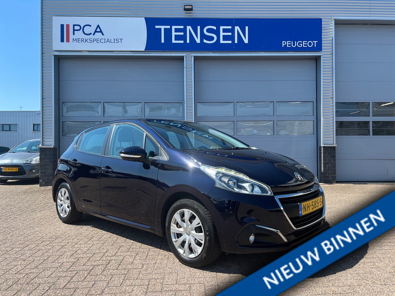 Peugeot 208 - 1.2 PureTech Blue Lion | Trekhaak | Navigatie| Cruise Control | - AutoWereld.nl