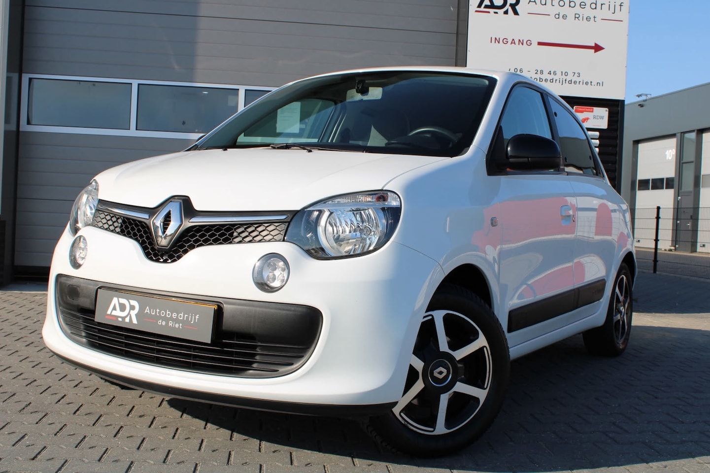 Renault Twingo - 1.0 SCe LIMITED|15''|PDC|AIRCO|CRUISECONTROL|WHITE|DEALER ONDERHOUDEN - AutoWereld.nl