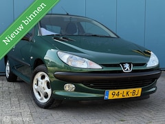 Peugeot 206 - 1.4 X-line Automaat Airco Stuurbekrachtiging APK 12-08-2027