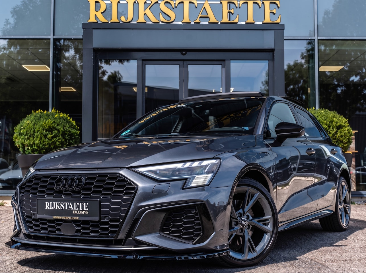 Audi A3 Sportback - 40 TFSI e S-Line|PANO|MASSAGE|ACC|RS3-LOOK - AutoWereld.nl
