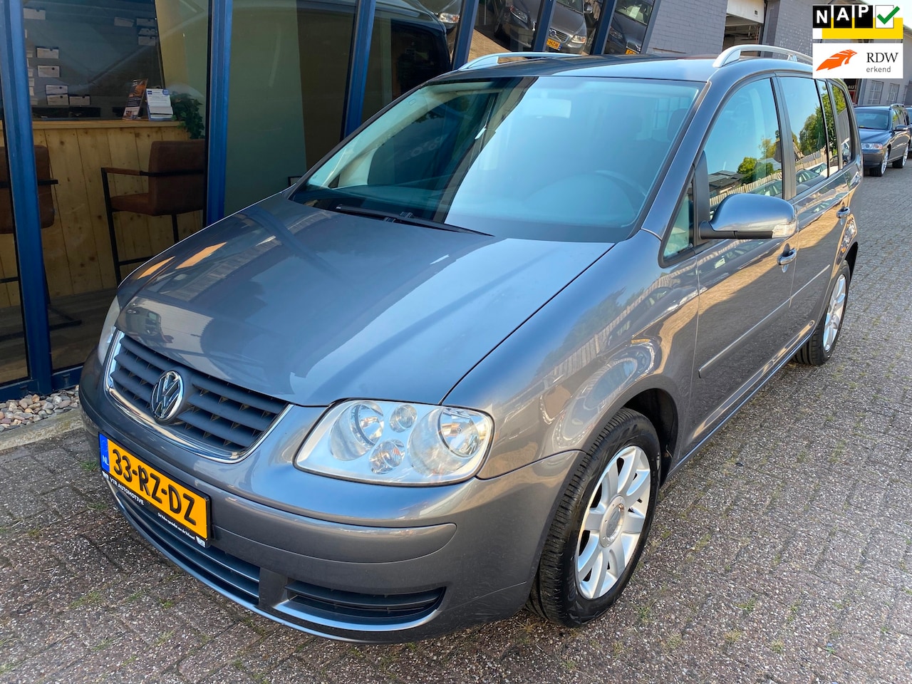 Volkswagen Touran - 2.0-16V FSI Highline Automaat 63.758KM!!! - AutoWereld.nl