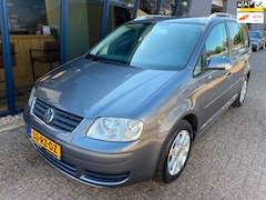 Volkswagen Touran - 2.0-16V FSI Highline Automaat 63.758KM