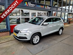 Skoda Karoq - 1.0 TSI 110pk Business Edition Elec trekhaak Stoelv. Navi DAB All-in prijs + 12 Mnd Garant