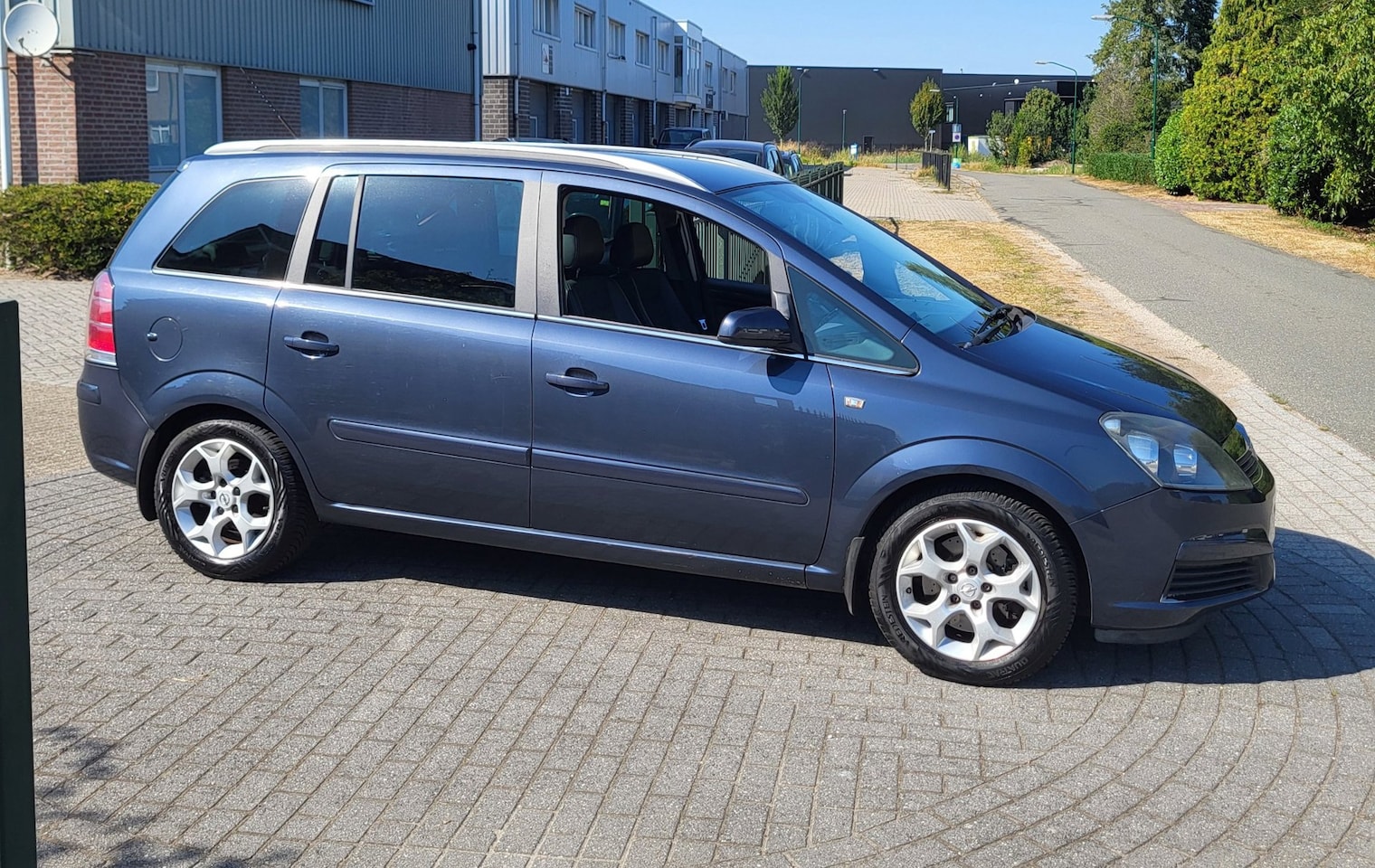 Opel Zafira - 2.2 Cosmo 2.2 Cosmo , Automaat, Airco,7p,Top Onderhouden! - AutoWereld.nl