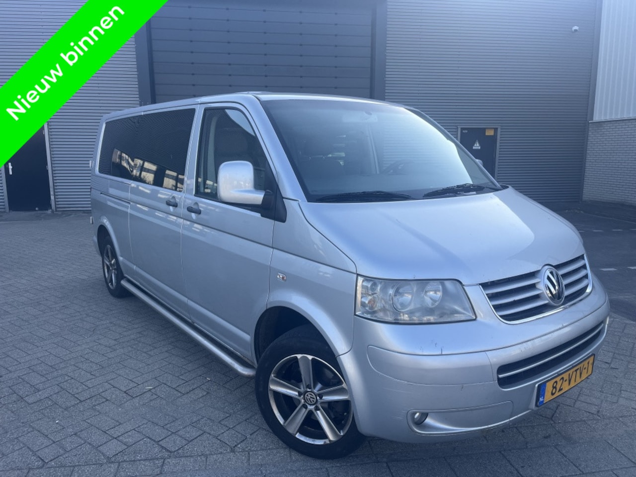 Volkswagen Transporter - 2.5 TDI L2 Trendline Automaat Clima 6 Person - AutoWereld.nl