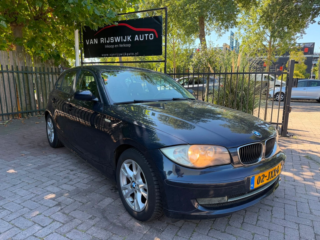 BMW 1-serie - 116i Business Line 5Drs Airco Elec-ram - AutoWereld.nl