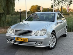 Mercedes-Benz C-klasse - 180 K. AUT / CRUISE / CLIMA / PDC / NAP