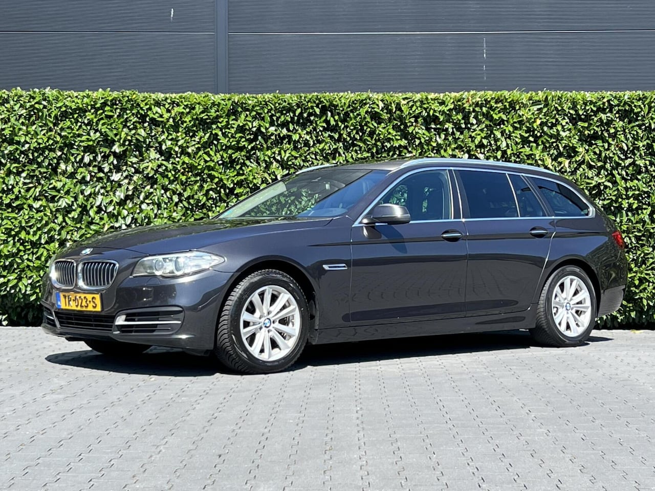 BMW 5-serie Touring - 525d High Executive 525d High Executive, EURO 6, PANORAMADAK, COMFORT STOELEN, NAVIGATIE, CRUISE CONTROL, CLIM - AutoWereld.nl