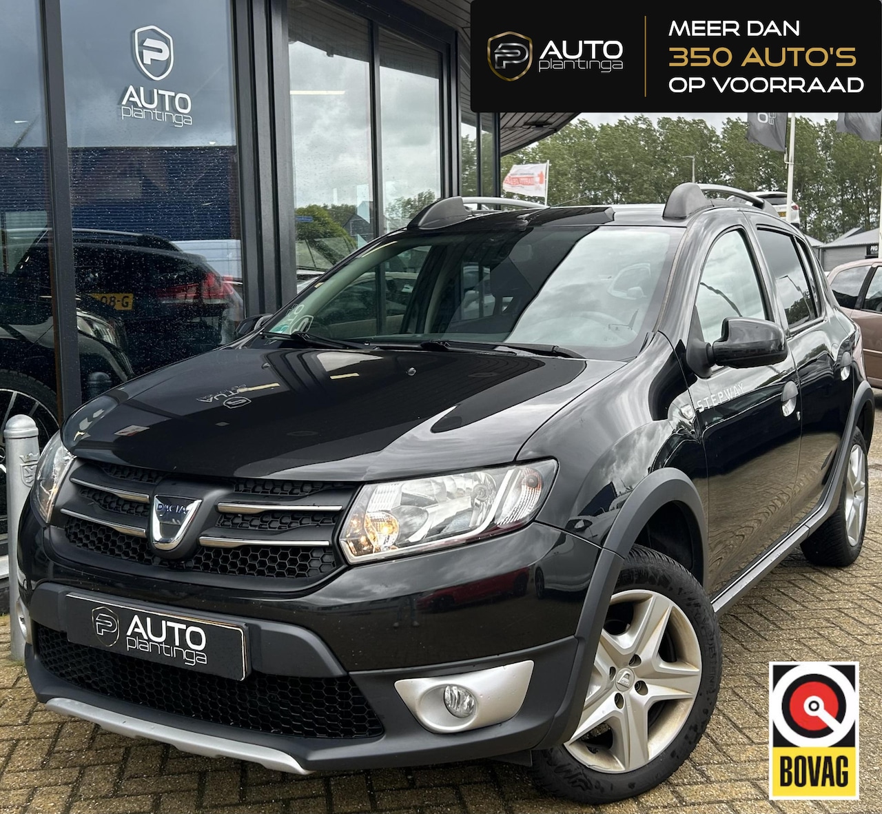 Dacia Sandero Stepway - 0.9 TCe Lauréate 90PK | Trekhaak | NL AUTO | 2e Eigenaar | Airco | Lederen Bekleding | Arm - AutoWereld.nl