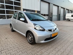 Toyota Aygo - 1.0 Zilver 5D Airco Sport Velgen Topstaat Dealer Onderhouden