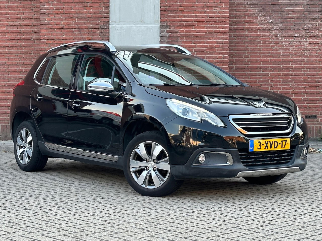 Peugeot 2008 - 1.2 PureTech Allure|AUTOMAAT|PANO|CLIMA|PDC|NAP - AutoWereld.nl
