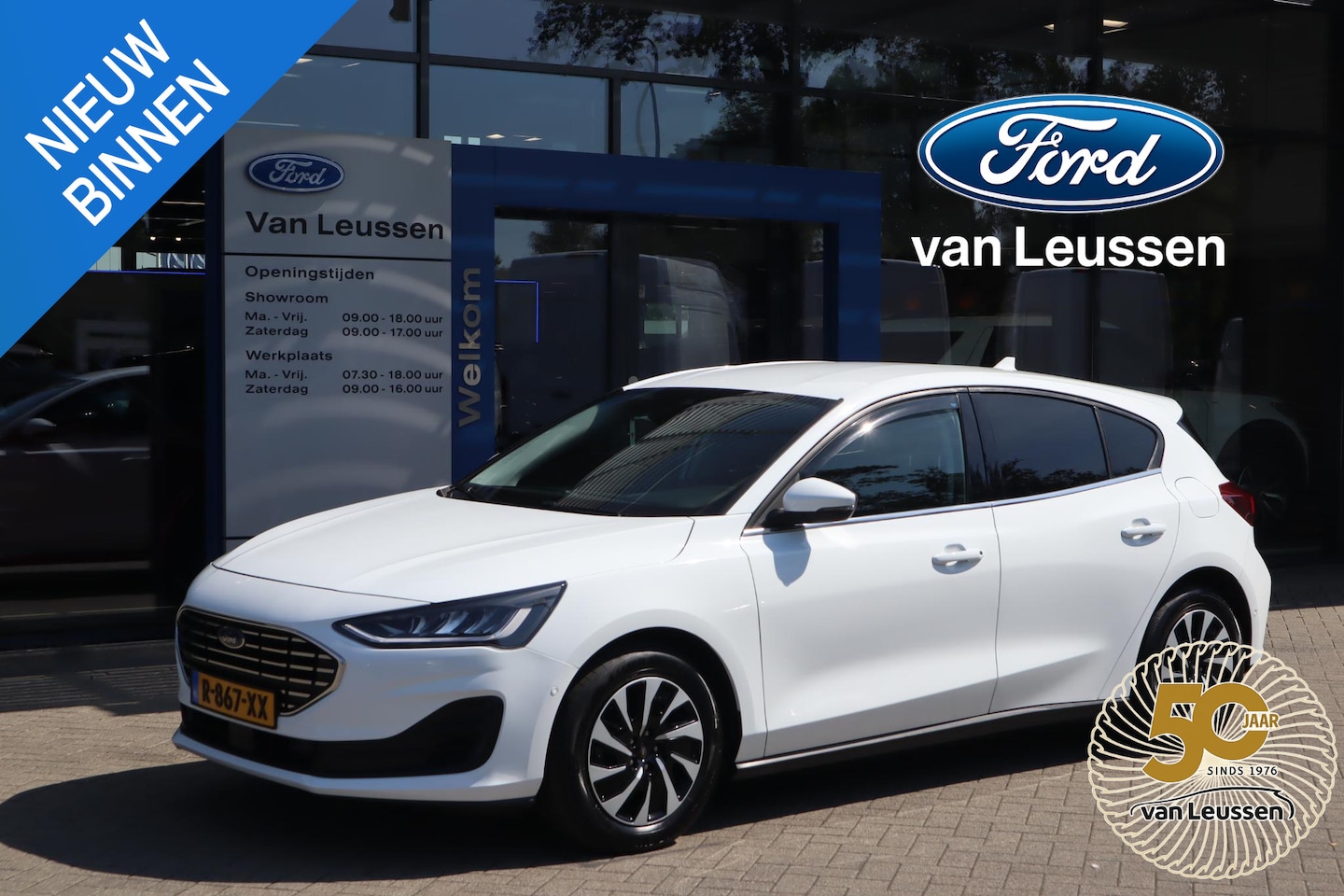 Ford Focus - 125PK HYBRID TITANIUM FACELIFT! AD-CRUISE WINTERPACK BLIND-SPOT CLIMA P-SENSOREN KEYLESS A - AutoWereld.nl