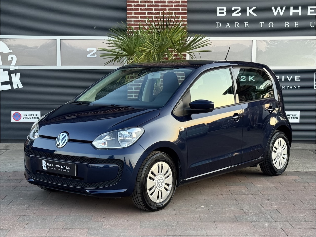 Volkswagen Up! - 1.0 move up! BlueMotion | NAP | Airco | 5 deurs | Rijklaar + nieuwe apk - AutoWereld.nl