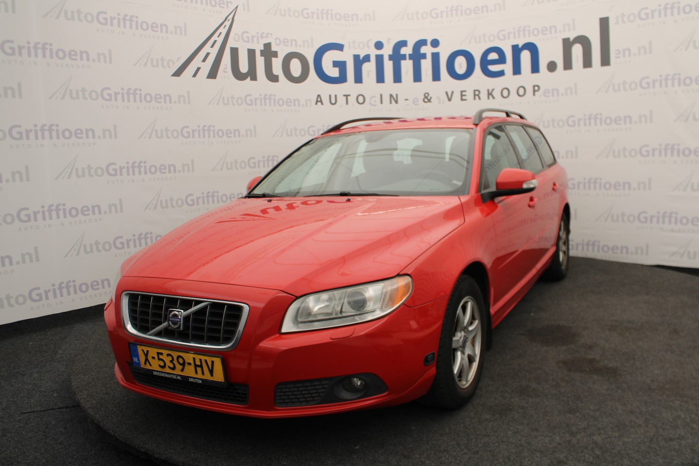 Volvo V70 - 2.0F nette stationcar met trekhaak - AutoWereld.nl