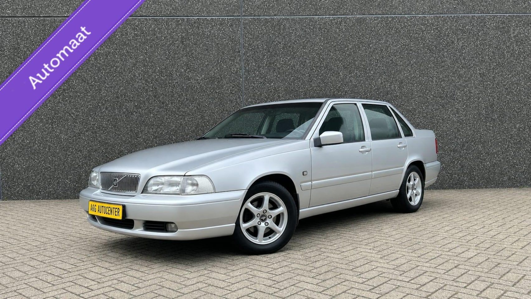 Volvo S70 - 2.5 Comfort-Line/1e Eig/Schuifdak/144PK/Weinig Km - AutoWereld.nl
