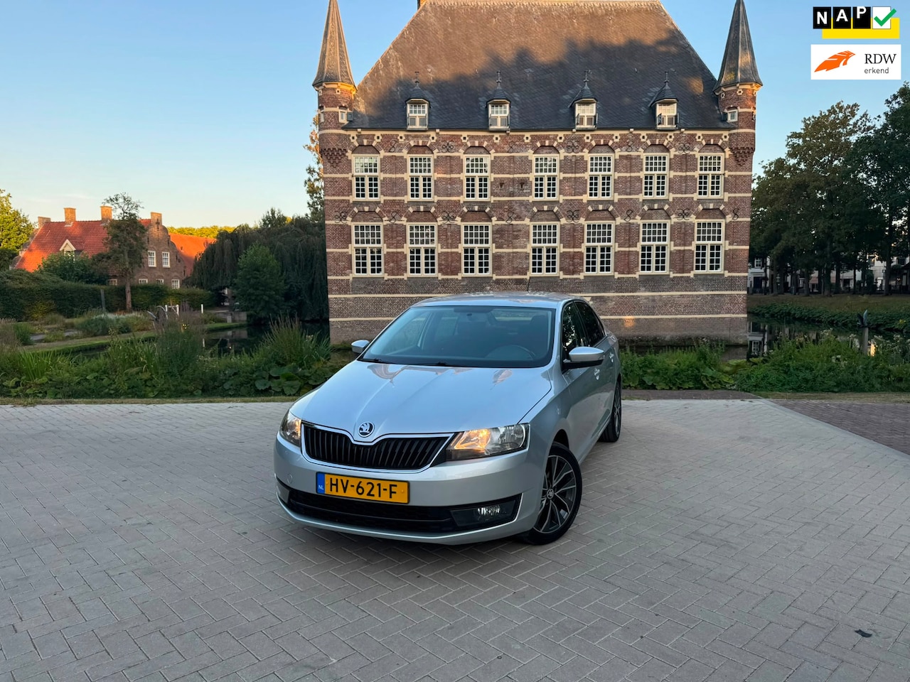 Skoda Rapid - 1.2 TSI Greentech Edition|TREKHAAK|AUTOMAAT|CARPLAY|AIRCO|CRUISE|STOELVERW.|CAMERA|INRUIL - AutoWereld.nl