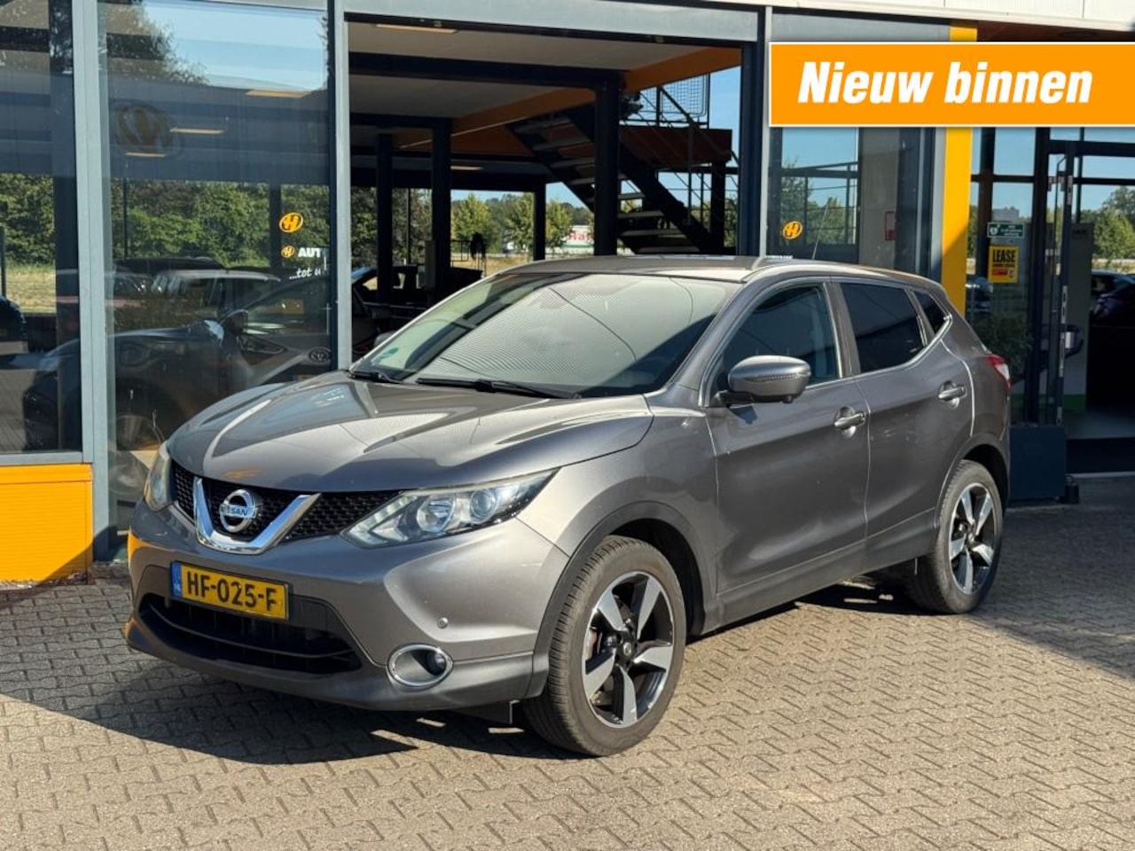 Nissan Qashqai - 1.2 Connect Edition - navi - camera - trekhaak - AutoWereld.nl