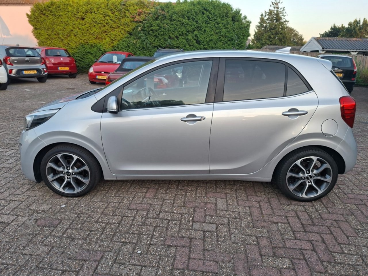 Kia Picanto - 1.0 CVVT Design Edition RADIO/NAVI/CLIMATE/CRUISE/ELEC.RAMEN+SPIEGELS/CV/AUR CAMERA/LMV