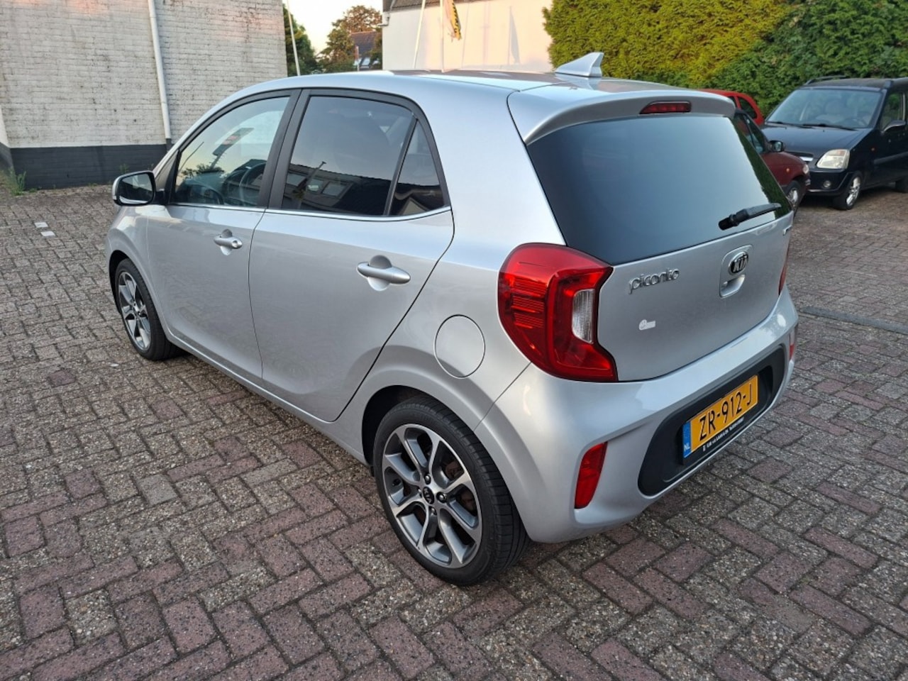 Kia Picanto - 1.0 CVVT Design Edition RADIO/NAVI/CLIMATE/CRUISE/ELEC.RAMEN+SPIEGELS/CV/AUR CAMERA/LMV