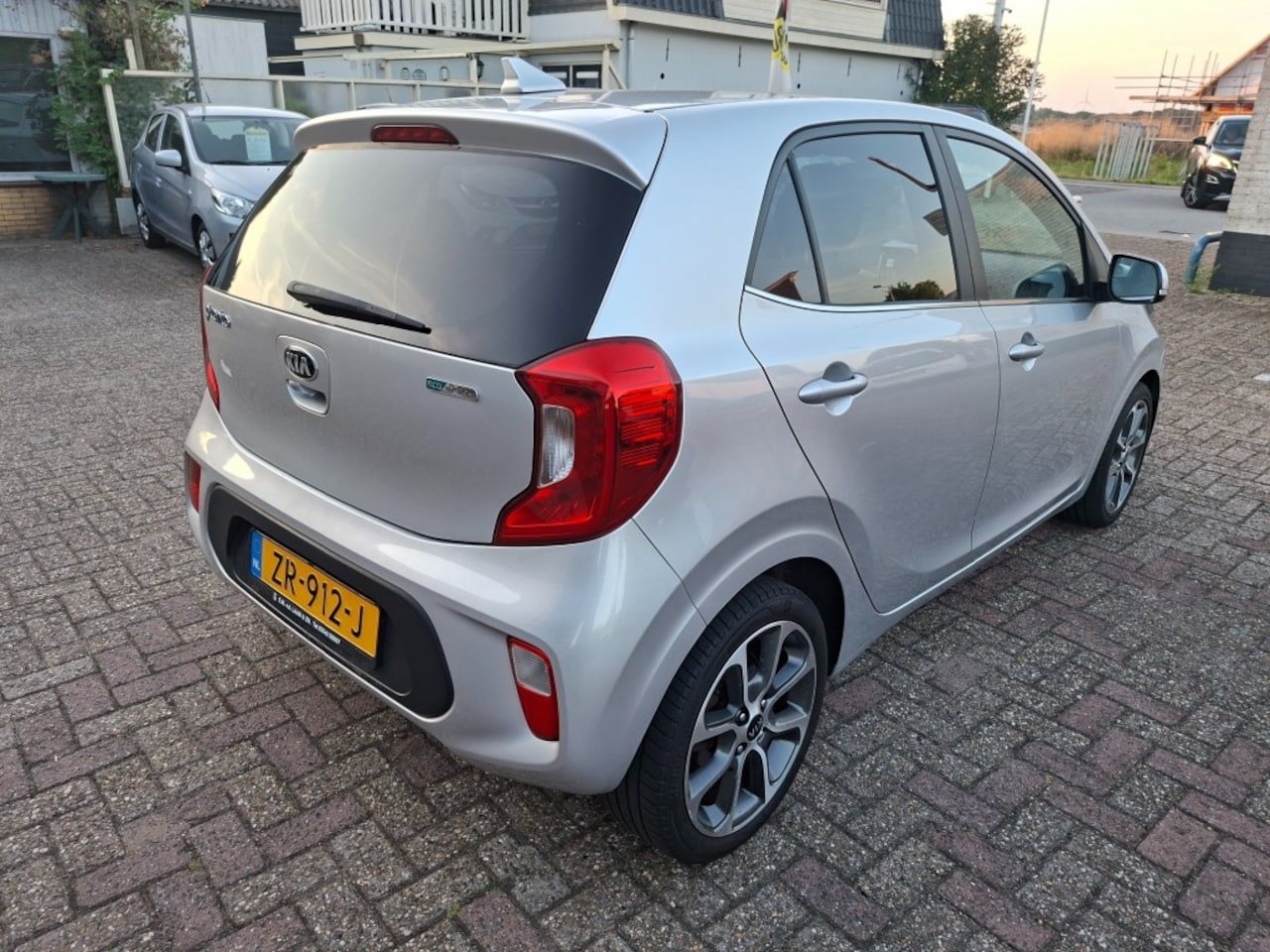 Kia Picanto - 1.0 CVVT Design Edition RADIO/NAVI/CLIMATE/CRUISE/ELEC.RAMEN+SPIEGELS/CV/AUR CAMERA/LMV
