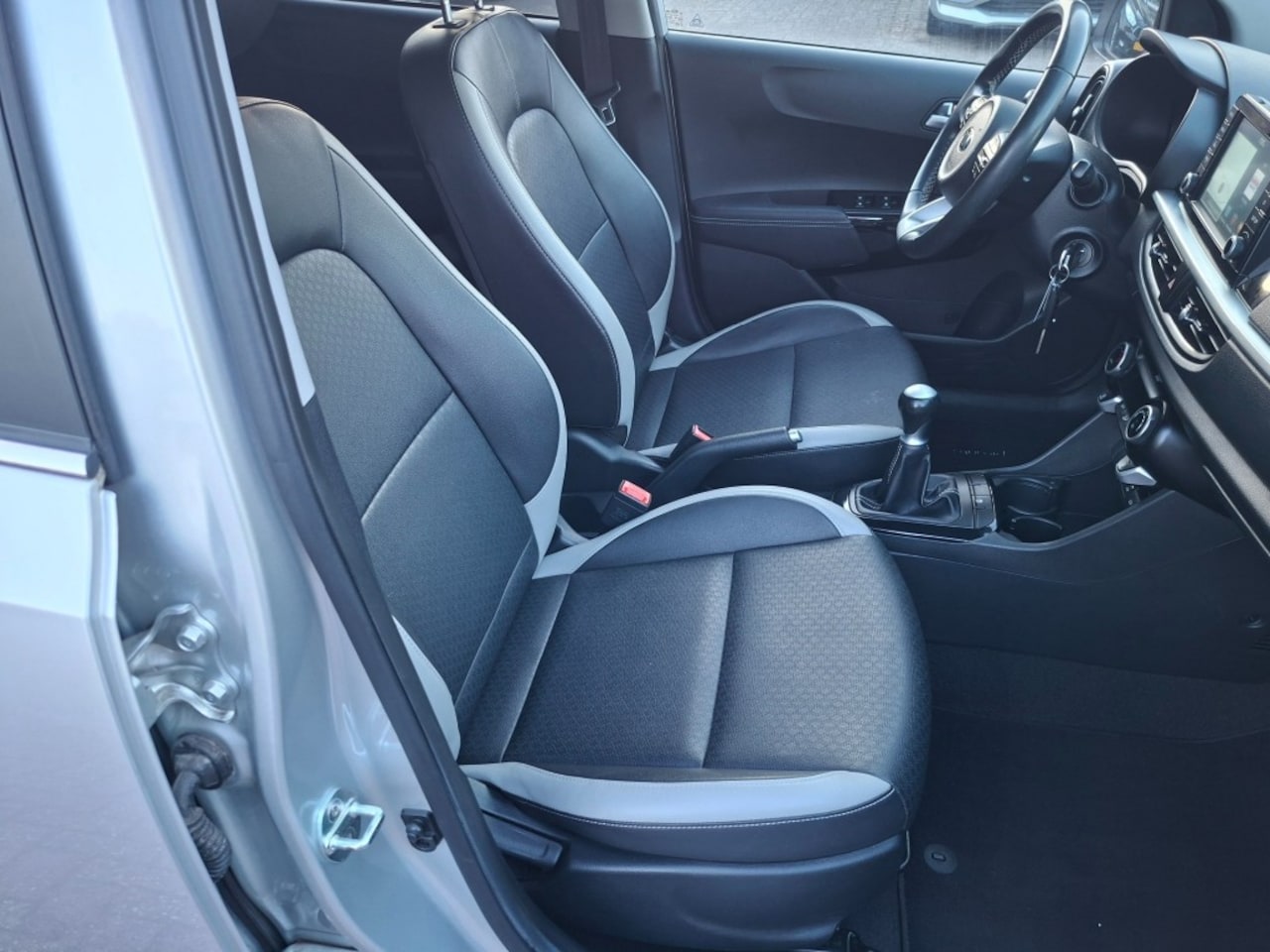 Kia Picanto - 1.0 CVVT Design Edition RADIO/NAVI/CLIMATE/CRUISE/ELEC.RAMEN+SPIEGELS/CV/AUR CAMERA/LMV