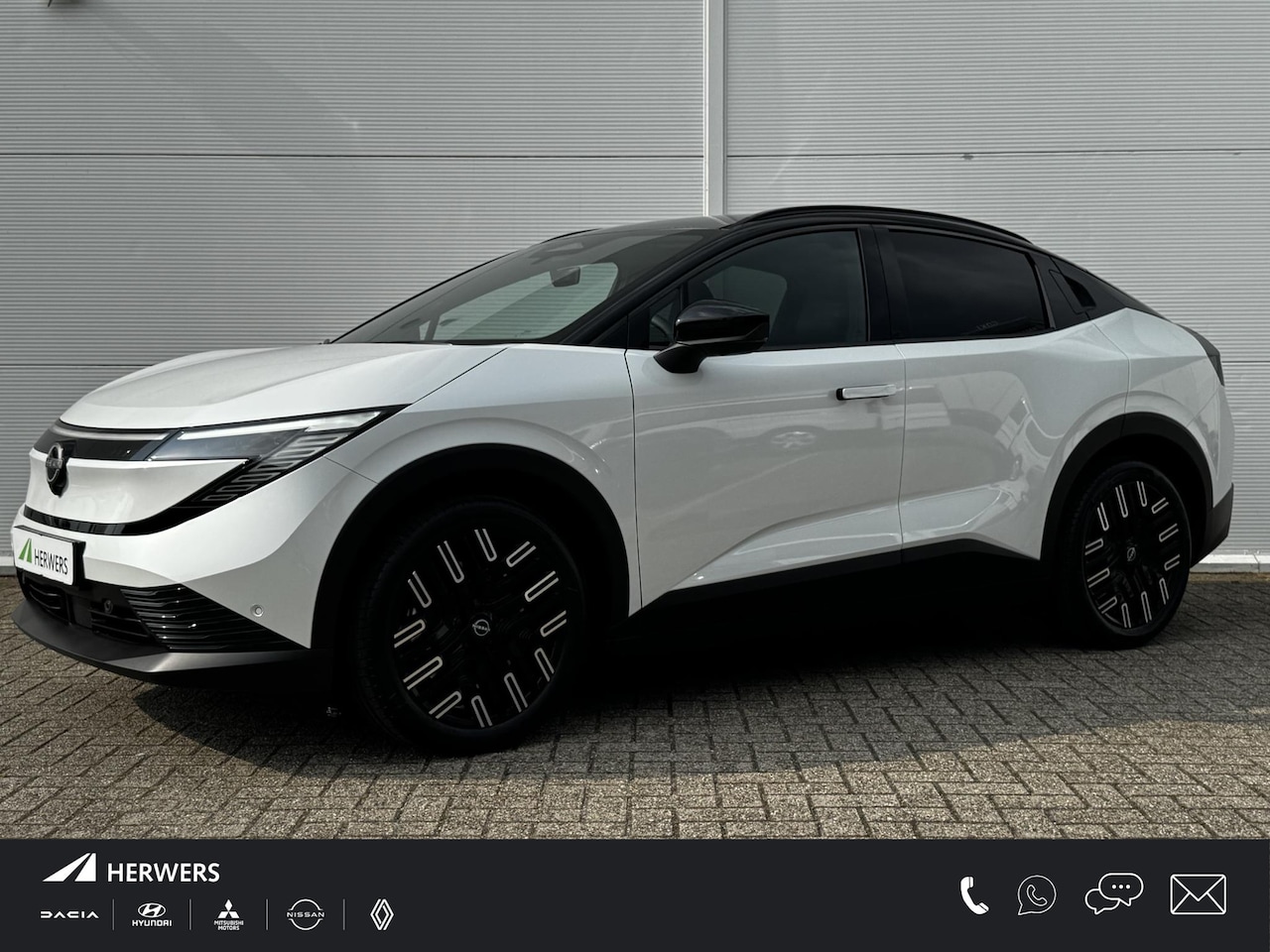 Nissan LEAF - Evolve 75 kWh Uit voorraad leverbaar ! / Google Maps Navigatie / BOSE Audio / Panoramadak - AutoWereld.nl