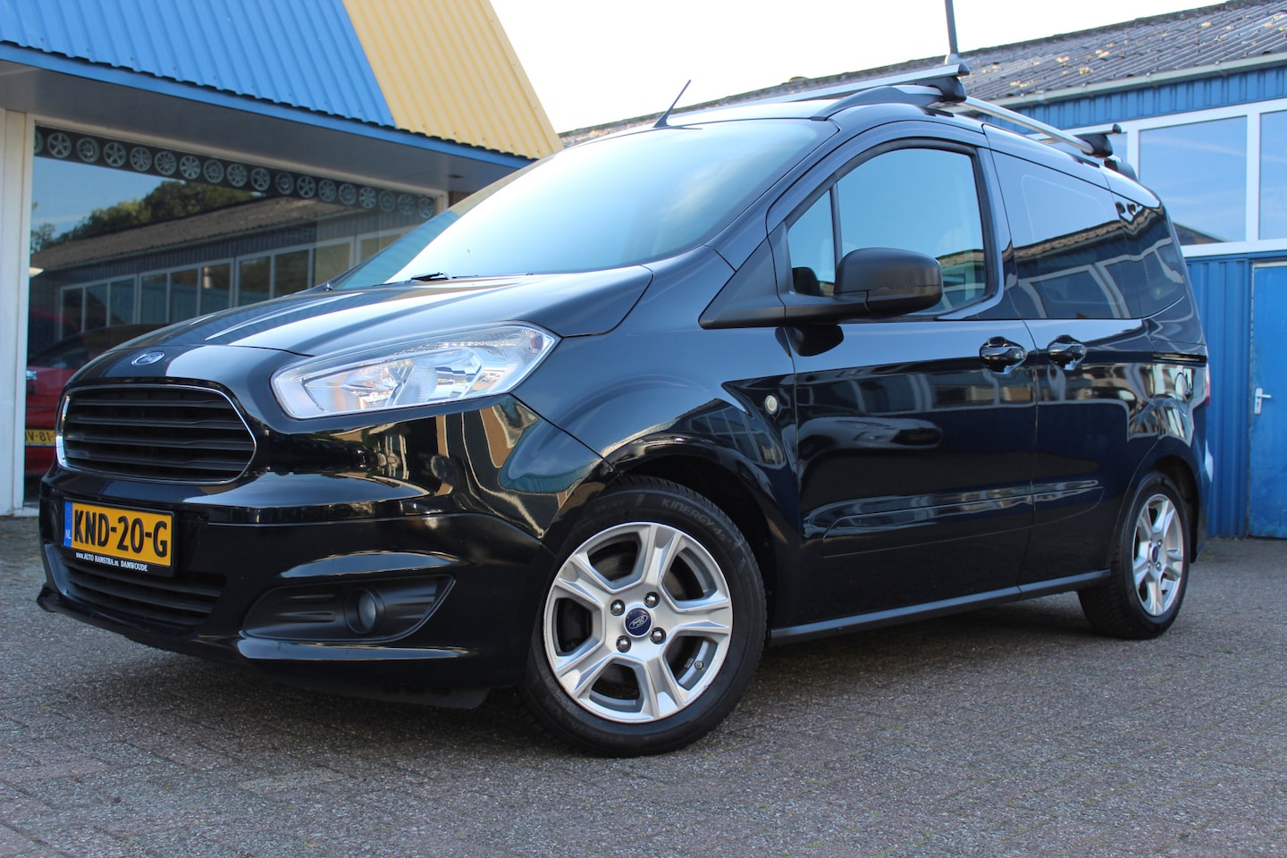 Ford Tourneo Courier - 1.0i "Titanium" Clima - Cruise !!! 100 Pk - AutoWereld.nl