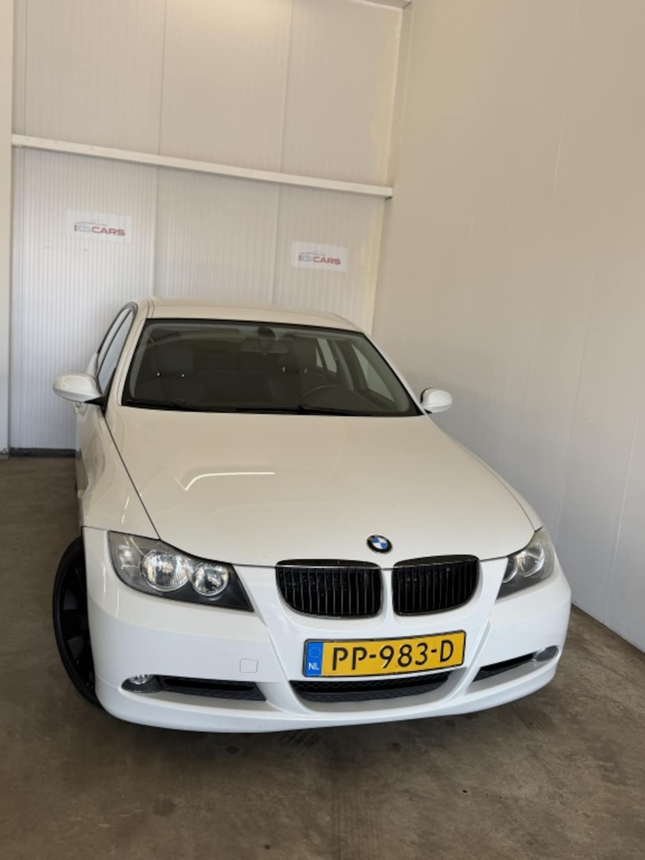 BMW 3-serie - 318i Automaat | Leder | Nieuwe APK! - AutoWereld.nl
