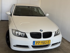BMW 3-serie - 318i Automaat | Leder | Nieuwe APK