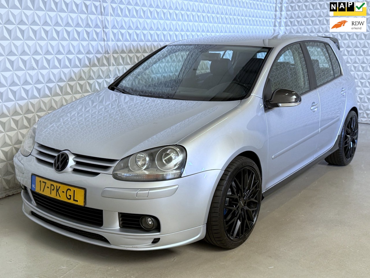 Volkswagen Golf - 1.6 FSI Sportline / DIKKE & STOERE UITVOERING! (2004) - AutoWereld.nl