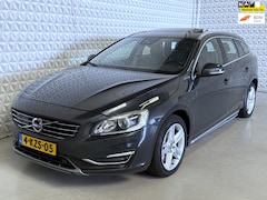 Volvo V60 - 2.4 D6 AWD Plug-In Hybrid / NIEUWE APK (2013)